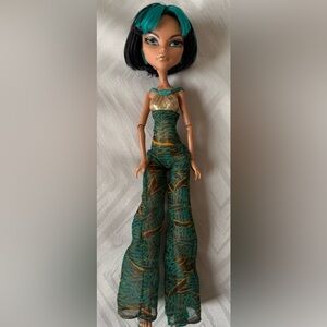 Monster High Cleo Mummy Skull Shores Gold and Green Doll Outfit